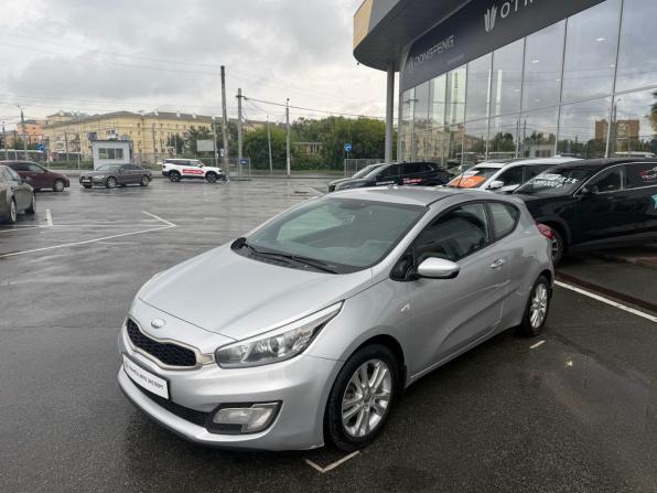 Kia Ceed II с пробегом 2013 года, цена 1 035 000 рублей, 136741 км, хэтчбек, Автокод Объявления