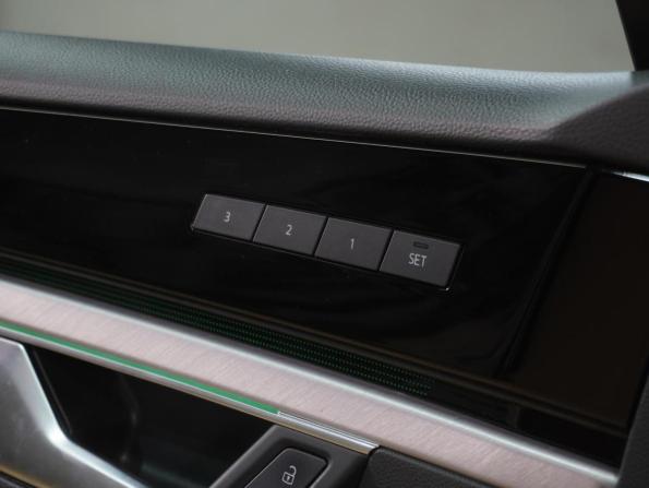 Volkswagen Touareg III с пробегом 2018 года, цена 4 239 000 рублей, 231611 км, внедорожник, Автокод Объявления