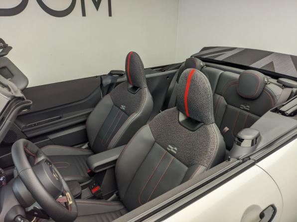 Mini Cabrio IV с пробегом 2025 года, цена 5 780 000 рублей, 3510 км, кабриолет, Автокод Объявления