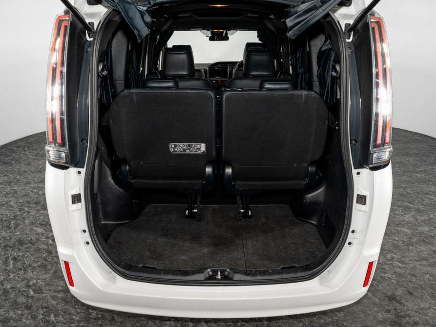 Toyota Esquire I Рестайлинг Иркутск  - изображение 21