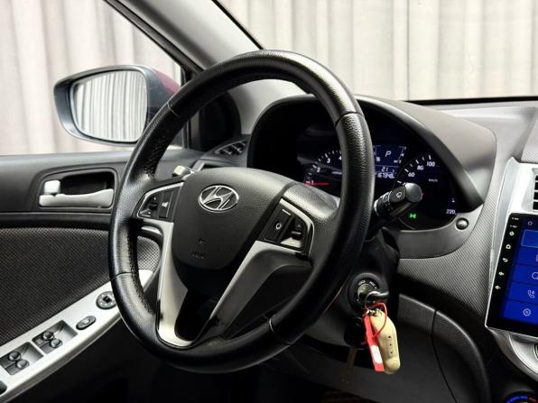 Hyundai Solaris I с пробегом 2013 года, цена 859 000 рублей, 167347 км, седан, Автокод Объявления