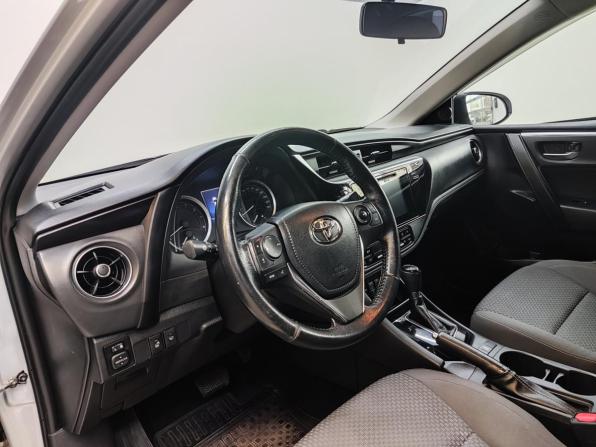 Toyota Corolla XI (E160 E170 E180) Рестайлинг 1 с пробегом 2017 года, цена 1 590 000 рублей, 114195 км, седан, Автокод Объявления