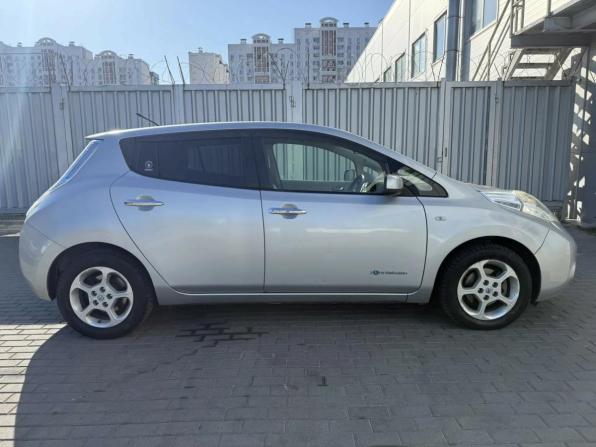 Nissan Leaf I (ZE0/AZE0) с пробегом 2012 года, цена 839 000 рублей, 145463 км, хэтчбек, Автокод Объявления