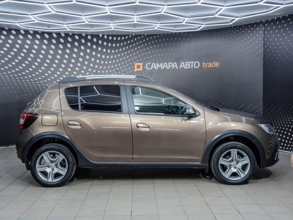 Renault Sandero II Рестайлинг с пробегом 2020 года, цена 1 378 000 рублей, 80846 км, хэтчбек, Автокод Объявления