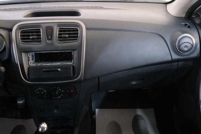 Renault Logan II с пробегом 2017 года, цена 489 000 рублей, 200130 км, седан, Автокод Объявления