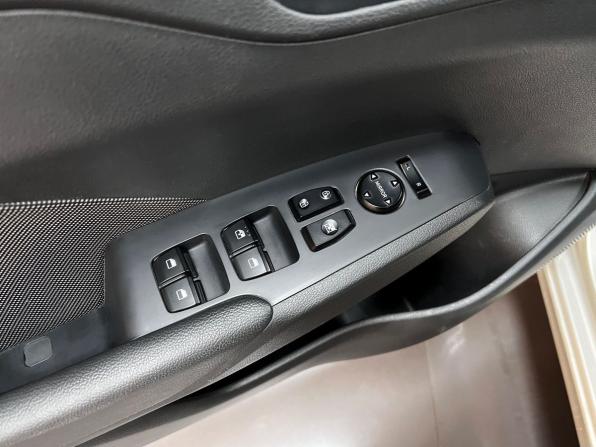 Hyundai Solaris II с пробегом 2018 года, цена 1 545 000 рублей, 89195 км, седан, Автокод Объявления