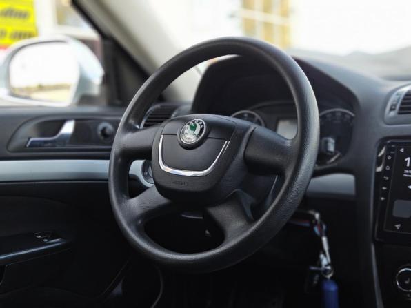 Skoda Octavia II (A5) Рестайлинг с пробегом 2009 года, цена 519 000 рублей, 213000 км, лифтбек, Автокод Объявления
