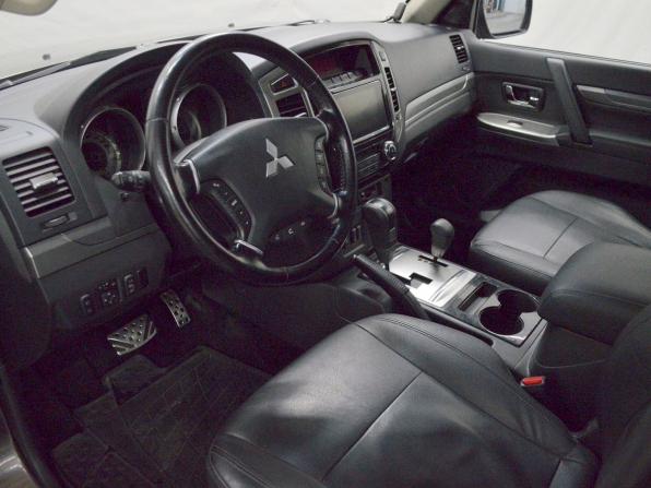 Mitsubishi Pajero IV Рестайлинг 2 с пробегом 2015 года, цена 2 550 000 рублей, 174000 км, внедорожник, Автокод Объявления