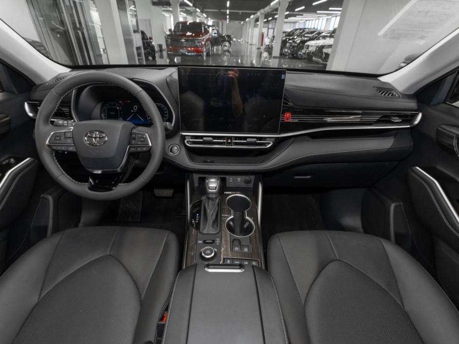 Toyota Highlander IV (XU70) Москва  - изображение 8