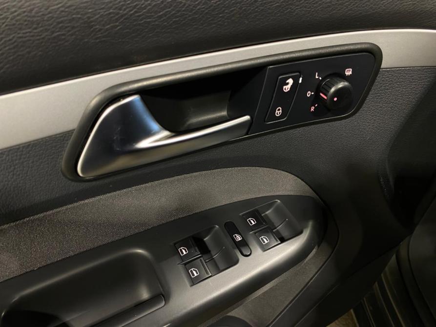 Volkswagen Touran I Рестайлинг 2 Челябинск  - изображение 17