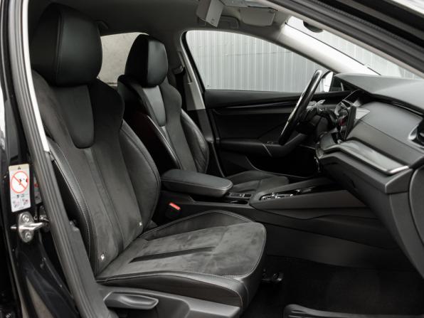 Skoda Octavia IV (A8) с пробегом 2021 года, цена 2 290 000 рублей, 106370 км, лифтбек, Автокод Объявления