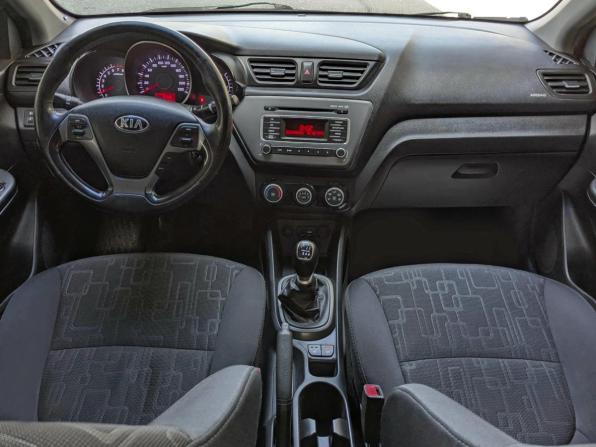 Kia Rio III Рестайлинг с пробегом 2015 года, цена 690 000 рублей, 286000 км, седан, Автокод Объявления