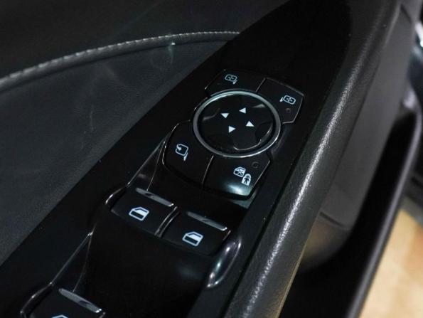 Ford Mondeo V с пробегом 2017 года, цена 1 389 000 рублей, 148494 км, универсал, Автокод Объявления