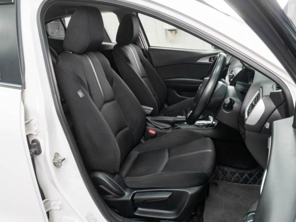 Mazda Axela III Рестайлинг с пробегом 2019 года, цена 1 689 000 рублей, 120362 км, хэтчбек, Автокод Объявления