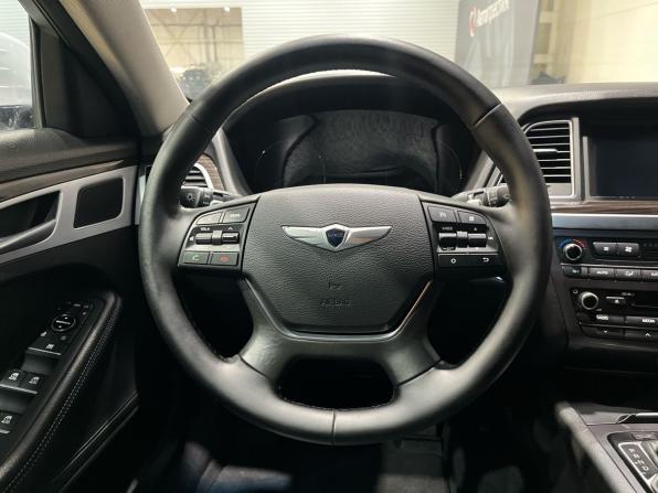 Hyundai Genesis II с пробегом 2015 года, цена 1 650 000 рублей, 208633 км, седан, Автокод Объявления