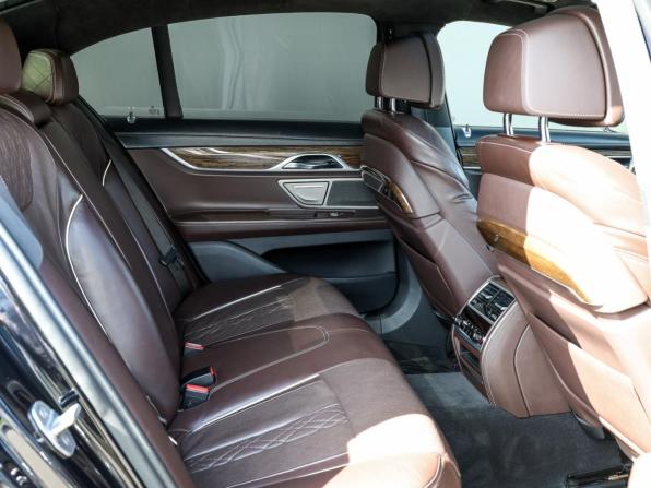 BMW 7 серии VI (G11/G12) с пробегом 2017 года, цена 3 750 000 рублей, 199800 км, седан, Автокод Объявления