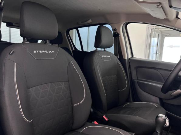 Renault Sandero II Рестайлинг с пробегом 2019 года, цена 1 230 000 рублей, 92000 км, хэтчбек, Автокод Объявления