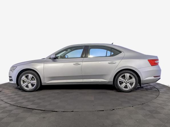 Skoda Superb III Рестайлинг с пробегом 2021 года, цена 2 500 000 рублей, 133030 км, лифтбек, Автокод Объявления