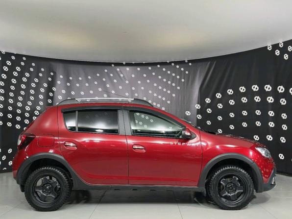 Renault Sandero II Рестайлинг с пробегом 2018 года, цена 985 000 рублей, 126666 км, хэтчбек, Автокод Объявления