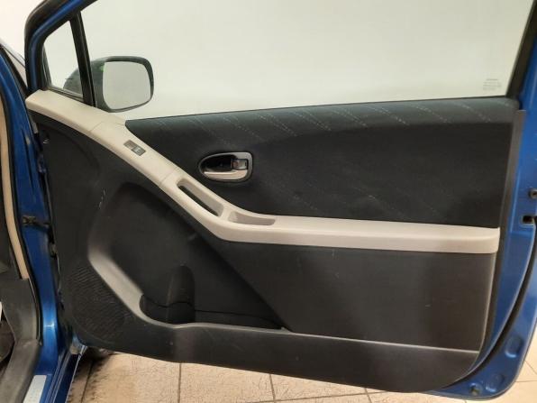 Toyota Yaris II с пробегом 2008 года, цена 269 000 рублей, 400000 км, хэтчбек, Автокод Объявления