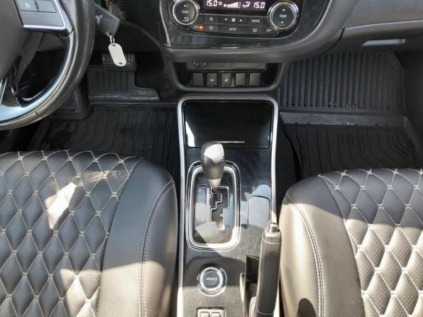Mitsubishi Outlander III Рестайлинг 3 с пробегом 2018 года, цена 1 849 000 рублей, 208000 км, внедорожник, Автокод Объявления