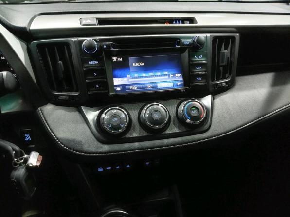 Toyota RAV4 IV (XA40) Рестайлинг с пробегом 2015 года, цена 2 330 000 рублей, 92000 км, внедорожник, Автокод Объявления