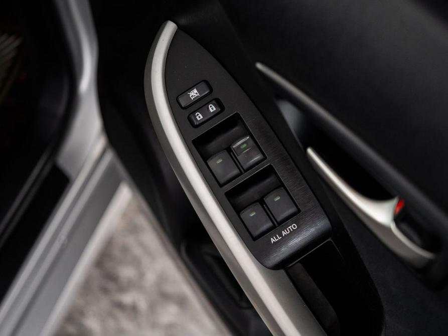 Toyota Prius III Рестайлинг (XW30) Иркутск  - изображение 15