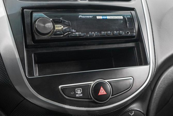 Hyundai Solaris I Рестайлинг с пробегом 2015 года, цена 1 239 000 рублей, 82700 км, седан, Автокод Объявления