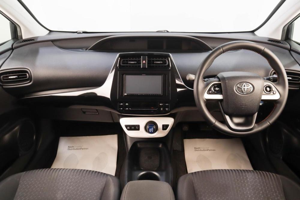 Toyota Prius IV (XW50) Челябинск  - изображение 10