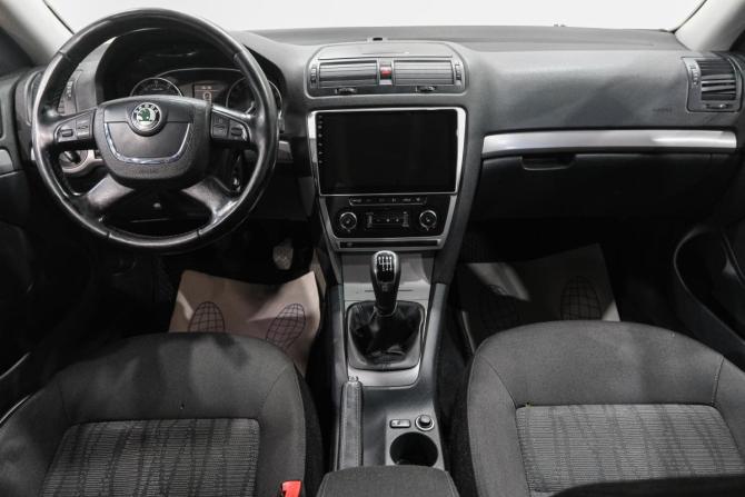Skoda Octavia II (A5) Рестайлинг с пробегом 2012 года, цена 499 000 рублей, 370000 км, лифтбек, Автокод Объявления