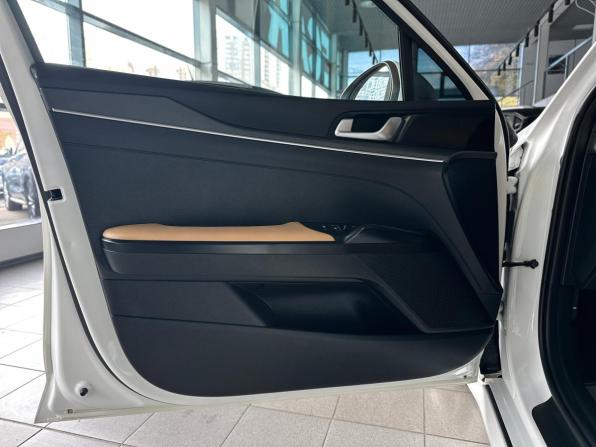 Kia K5 III с пробегом 2021 года, цена 2 340 000 рублей, 77103 км, седан, Автокод Объявления