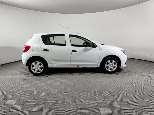 Renault Sandero II с пробегом 2017 года, цена 640 000 рублей, 107550 км, хэтчбек, Автокод Объявления
