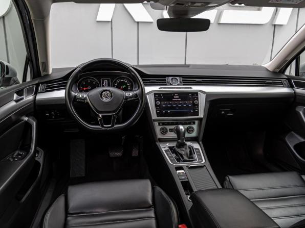 Volkswagen Passat B8 с пробегом 2018 года, цена 1 959 000 рублей, 167319 км, универсал, Автокод Объявления