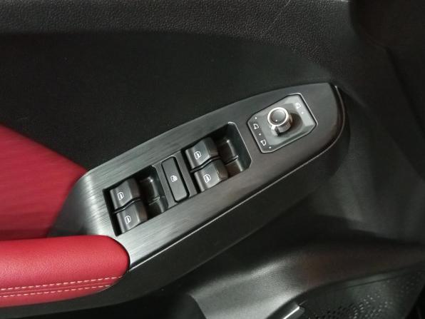 Haval Jolion I Рестайлинг с пробегом 2024 года, цена 2 100 000 рублей, 40789 км, внедорожник, Автокод Объявления