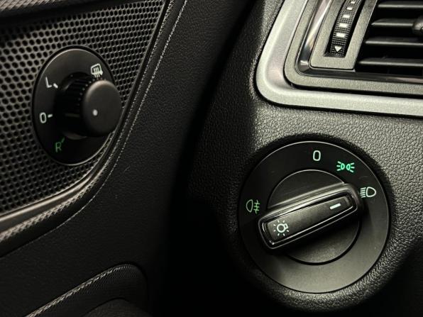 Skoda Rapid I с пробегом 2016 года, цена 1 049 000 рублей, 159442 км, лифтбек, Автокод Объявления