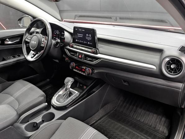 Kia Cerato IV Рестайлинг с пробегом 2022 года, цена 2 450 000 рублей, 32893 км, седан, Автокод Объявления