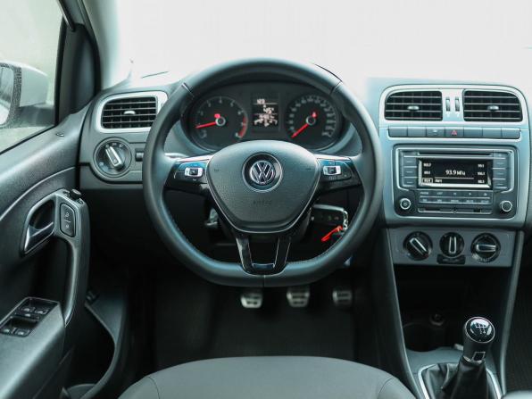 Volkswagen Polo V Рестайлинг с пробегом 2016 года, цена 969 000 рублей, 154600 км, седан, Автокод Объявления