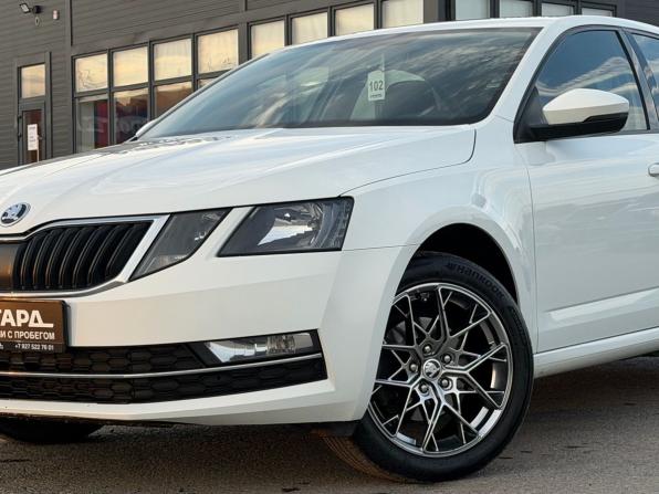 Skoda Octavia III (A7) Рестайлинг с пробегом 2018 года, цена 1 599 000 рублей, 188290 км, лифтбек, Автокод Объявления
