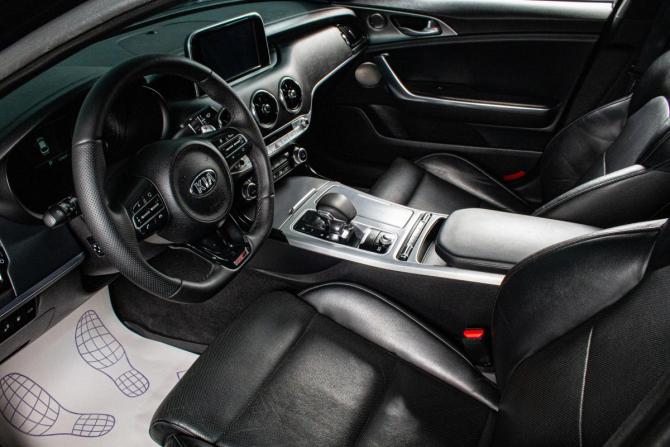 Kia Stinger I Рестайлинг с пробегом 2018 года, цена 3 009 000 рублей, 123110 км, лифтбек, Автокод Объявления