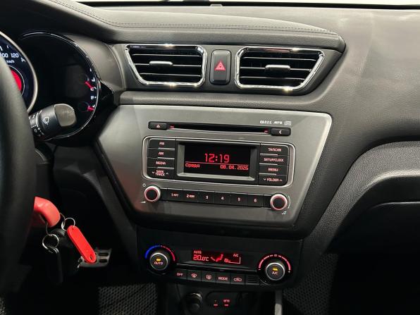 Kia Rio III Рестайлинг с пробегом 2016 года, цена 949 000 рублей, 119256 км, седан, Автокод Объявления