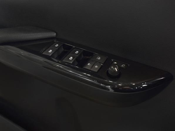 Toyota Hilux VIII с пробегом 2019 года, цена 3 284 995 рублей, 332757 км, offers.body_type.unknown, Автокод Объявления