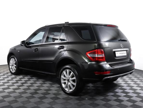 Mercedes-Benz M-Класс II (W164) Рестайлинг с пробегом 2011 года, цена 1 590 000 рублей, 225678 км, внедорожник, Автокод Объявления