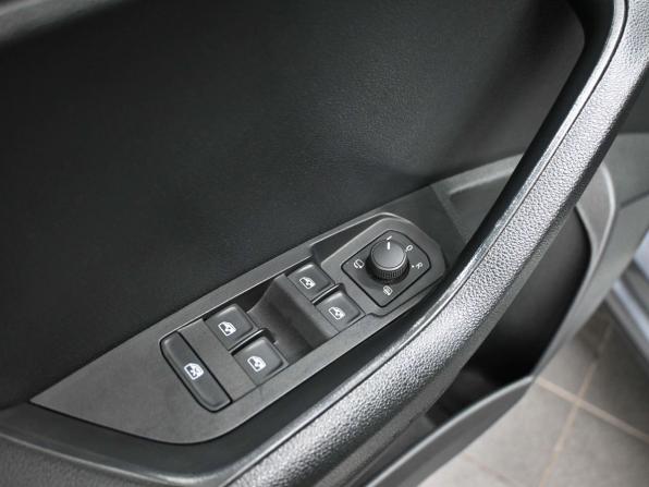 Skoda Karoq I с пробегом 2022 года, цена 2 549 900 рублей, 115000 км, внедорожник, Автокод Объявления