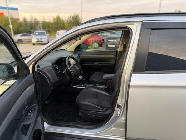 Mitsubishi Outlander III Рестайлинг 3 с пробегом 2022 года, цена 2 850 000 рублей, 98173 км, внедорожник, Автокод Объявления