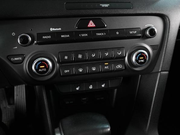 Kia Sportage IV Рестайлинг с пробегом 2021 года, цена 2 649 000 рублей, 63782 км, внедорожник, Автокод Объявления