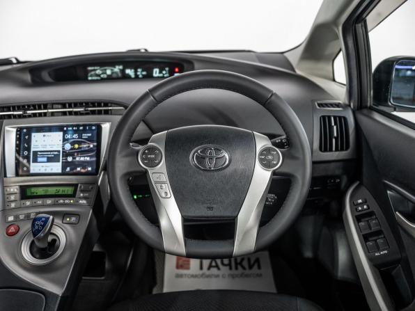 Toyota Prius III Рестайлинг (XW30) с пробегом 2013 года, цена 1 050 500 рублей, 175311 км, лифтбек, Автокод Объявления