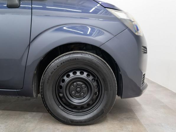 Toyota Spade с пробегом 2012 года, цена 950 000 рублей, 120000 км, компактвэн, Автокод Объявления