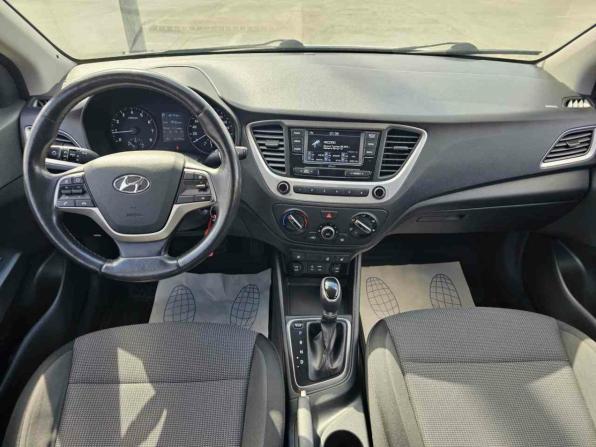 Hyundai Solaris II с пробегом 2017 года, цена 1 299 995 рублей, 121735 км, седан, Автокод Объявления