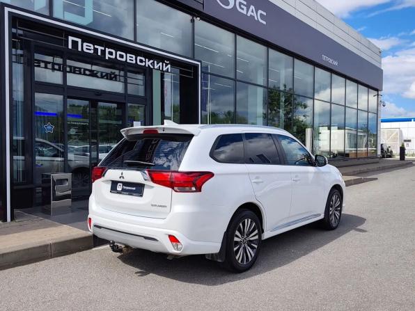 Mitsubishi Outlander III Рестайлинг 3 с пробегом 2022 года, цена 2 510 000 рублей, 72793 км, внедорожник, Автокод Объявления
