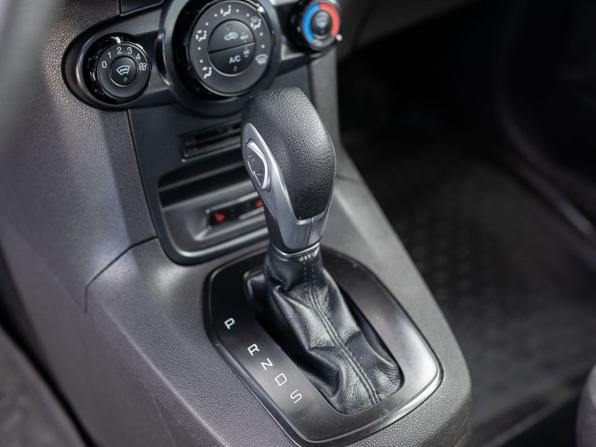 Ford Fiesta Mk6 Рестайлинг с пробегом 2016 года, цена 720 000 рублей, 146522 км, хэтчбек, Автокод Объявления